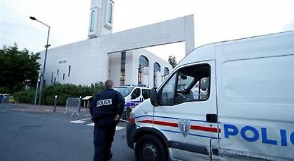 Για σχιζοφρένεια είχε νοσηλευτεί ο οδηγός που παραλίγο να χτυπήσει τζαμί στη Γαλλία