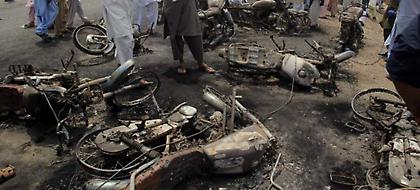 Πακιστάν: 190 οι νεκροί από την πυρκαγιά σε βυτιοφόρο