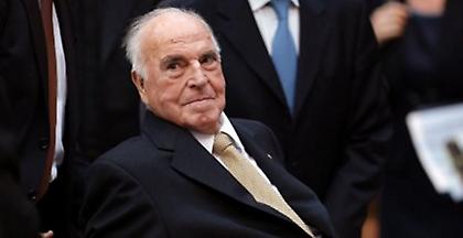 Η ΕΕ αποτίει φόρο τιμής στον Χέλμουτ Κολ