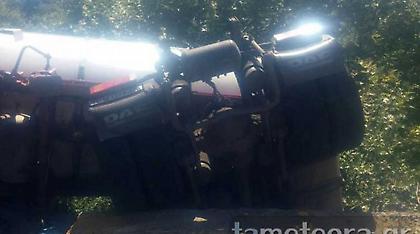 Βυτιοφόρο «βούτηξε» στο κενό από γέφυρα της Καλαμπάκας (pics)