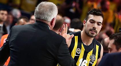 Σλούκας στον ΣΠΟΡ FM: «Από τους καλύτερους προπονητές όλων των εποχών ο Ζοτς»