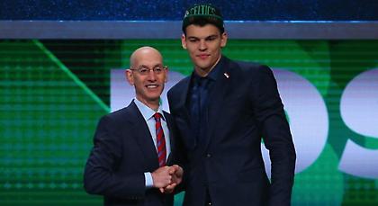 Ανακοίνωσαν τρεις οι Σέλτικς (pics)