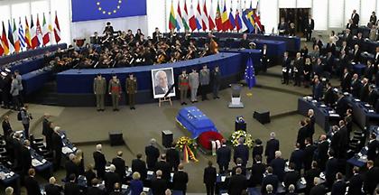 «Σε ευχαριστούμε Χέλμουτ Κολ»