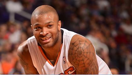 Στους Ρόκετς ο Τάκερ!