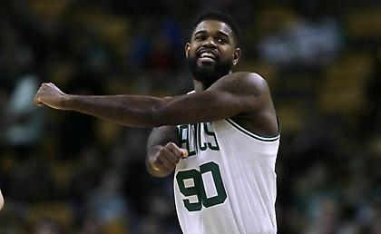 Στους Σίξερς ο Αμίρ Τζόνσον