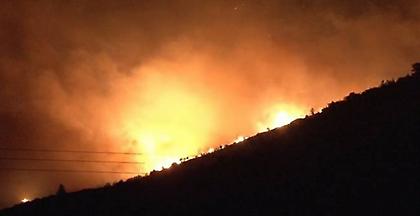 Μάχη με τις φλόγες στην ανατολική Μάνη - Ζημιές σε σπίτια