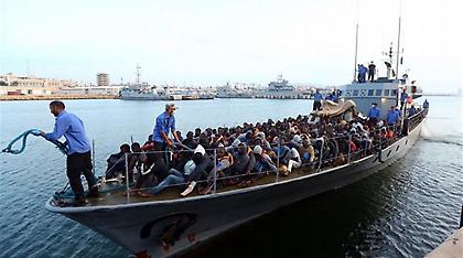 Ιταλία: Ανοίξτε όλοι τα λιμάνια σας σε πλοία που διασώζουν μετανάστες