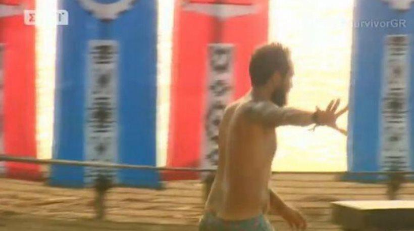 Survivor: Χαμός με την αποχώρηση του Σπαλιάρα και τη… μούντζα του Μισθοφόρου