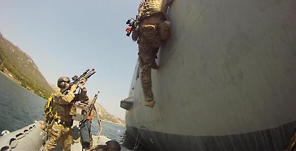 Έτσι εκπαιδεύονται οι άντρες των Ειδικών Δυνάμεων Ελλάδας και ΗΠΑ