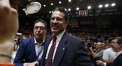 Δύο είναι οι υποψήφιοι για τον πάγκο της Ούνιξ