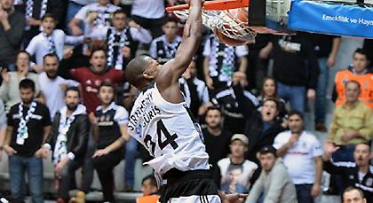 Έμεινε επίσημα και ο Στρόμπερι στην Μπεσίκτας!