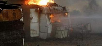 Λάρισα: Φωτιά σε τροχόσπιτο στο Στόμιο