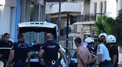 Απίστευτες εικόνες: Έκανε βόλτες ολόγυμνος στον Βόλο και συνελήφθη!