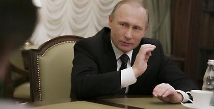 Το απίστευτο πορτρέτο του Πούτιν σε χωράφι με καλαμπόκι