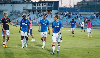 «Πέσιμο» οπαδών της Ρέιντζερς στο πούλμαν (video)