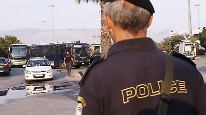 Ακροδεξιός αστυνομικός έστελνε φακέλους με σφαίρες