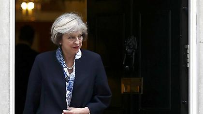 Τερέζα Μέι: Είδατε τι έγινε στην Ελλάδα...