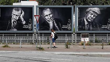 Γερμανία: Η προκλητική διαφήμιση με τις εικόνες των ισχυρών του κόσμου