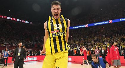 Ανανέωσε και ο Κάλινιτς με τη Φενέρ!