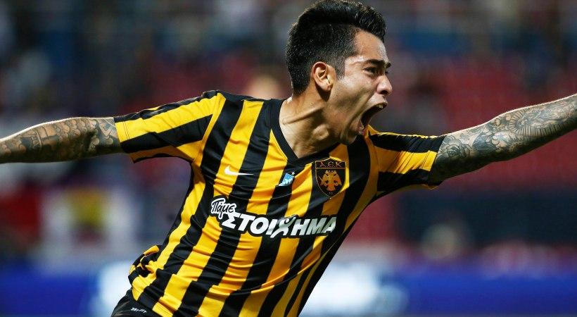 Συνεχίζουν να… φλερτάρουν ΑΕΚ-Αραούχο