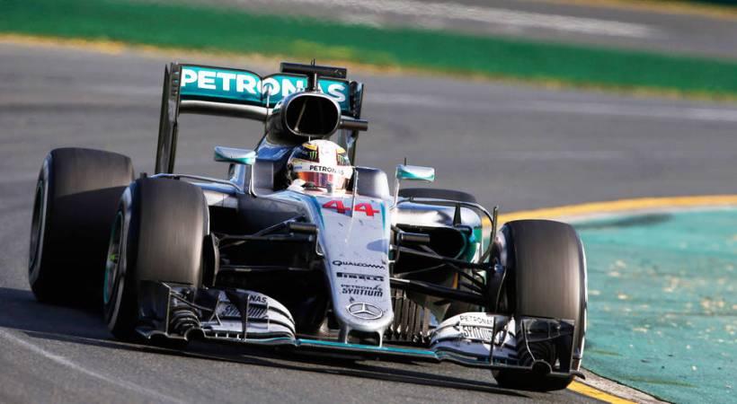 Πρώτος οριακά ο Χάμιλτον