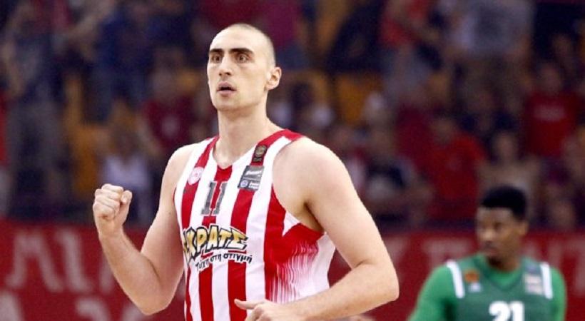 Νίκολα Μιλουτίνοφ: Έφτασε στο Βέγκας, όλα κρέμονται από μία κλωστή