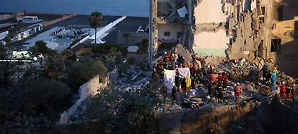 Ιταλία: Τρίτος νεκρός στα χαλάσματα του κτιρίου που κατέρρευσε - Ερευνες για 5 αγνοούμενους