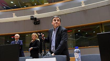 Μόνο 800 εκατ. ευρώ στην οικονομία μετά από ένα χρόνο διαπραγματεύσεων