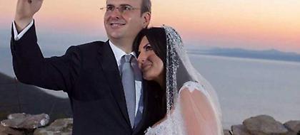 «Το πήρα το κορίτσι»! -Ο Κωστής Χατζηδάκης παντρεύτηκε την καλή του, Πόπη, στη Τζια  (pics)