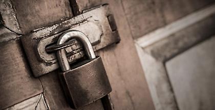 Λουκέτο σε ταβέρνα και μπαρ για μη έκδοση αποδείξεων