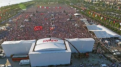 Κωνσταντινούπολη: Χιλιάδες άνθρωποι διαδήλωσαν κατά του Ερντογάν