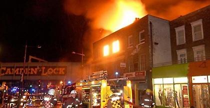 Μεγάλη πυρκαγιά σε κτίριο στο Λονδίνο