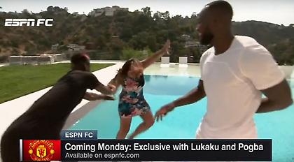 Ο Πογκμπά έριξε γυναίκα δημοσιογράφο στην πισίνα (video)