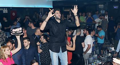 Ο Μπουρούσης με πούρο τραγουδά Διονυσίου (video)