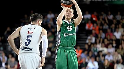 Ανακοίνωσε Μπέρτανς η Αρμάνι