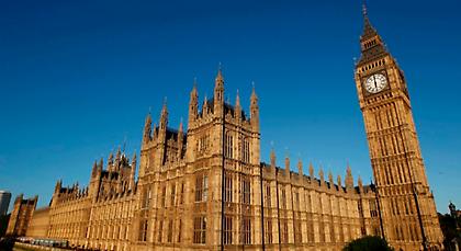Εκκενώνεται το βρετανικό κοινοβούλιο έπειτα από συναγερμό πυρκαγιάς