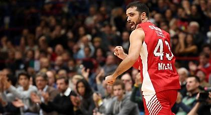 Στην Πόλη για την Εφές ο Σιμόν (pic)