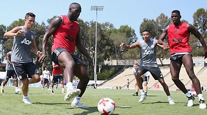 Με Λουκάκου η πρώτη προπόνηση της Γιουνάιτεντ στο Λος Άντζελες (video)