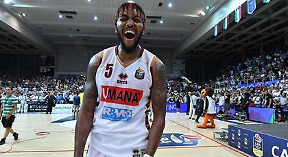 Ανανέωσε με Βενέτσια ο Στόουν