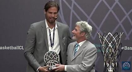 Παρέλαβε το βραβείο του ο Μπόγρης