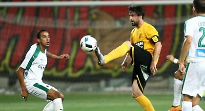 Αντιδρούν στην μείωση των συμβολαίων τους οι Τάτος και Τσουμάνης