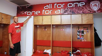 Ο Τιλί καλεί τον κόσμο του Ολυμπιακού να κλείσει θέση στο ΣΕΦ (video)