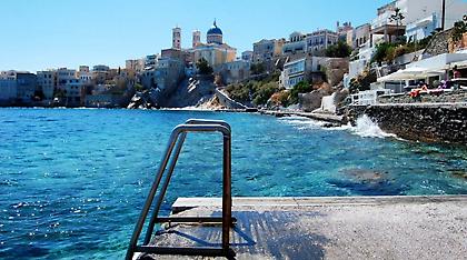 Αγνοείται 20χρονος λουόμενος στη Σύρο