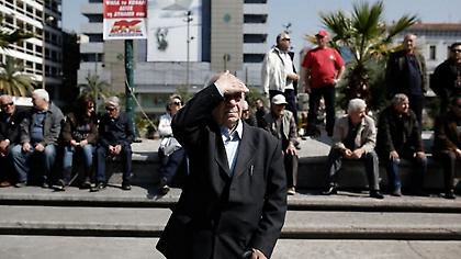 «Γρηγορόσημο» 150 ευρώ για τις εκκρεμείς συντάξεις