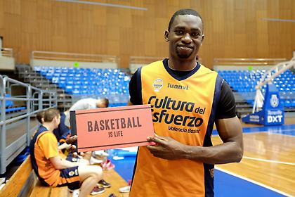 Πρόταση ανανέωσης Βαλένθια σε Σάτο