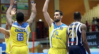 Συνεχίζει στο Λαύριο ο Περράκης