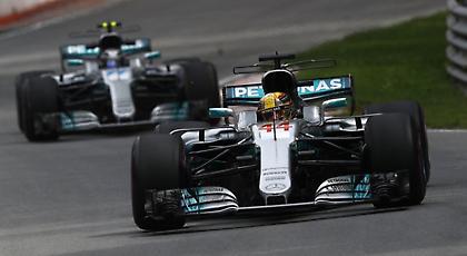 Χάμιλτον: «Ο Μπότας έχει καλύτερη σεζόν από εμένα»