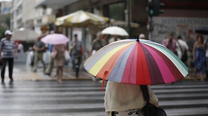 Μετά τον καύσωνα έρχεται... φθινόπωρο: Βροχές και χαλάζι από την Κυριακή