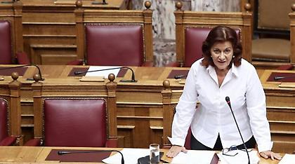 «Ξαναχτύπησε» η Θεανώ Φωτίου: Στηρίζει τα κινήματα που εμποδίζουν τους πλειστηριασμούς κατοικιών!