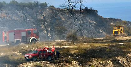 Σουφλί: Συνεχίζεται η προσπάθεια κατάσβεσης της πυρκαγιάς στη Λευκίμη